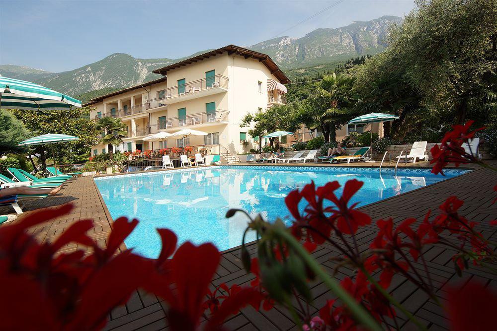 Hotel Casa Serena Malcesine Exterior foto